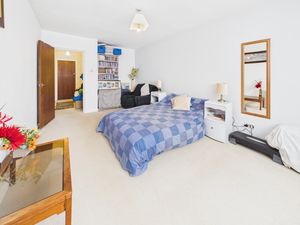 DOUBLE BEDROOM- click for photo gallery